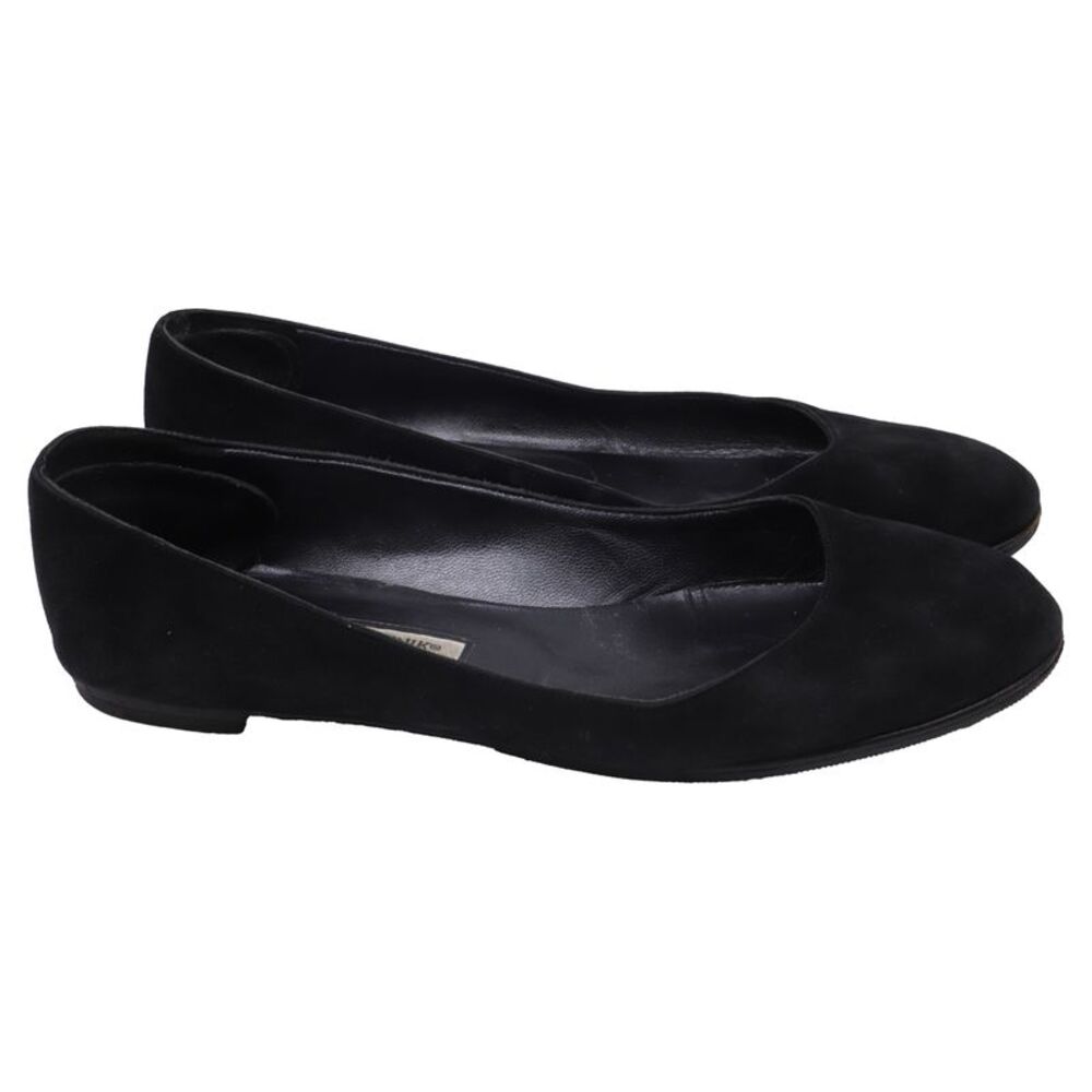 Manolo Blahnik Round-Toe Ballet Flats in Black Suede